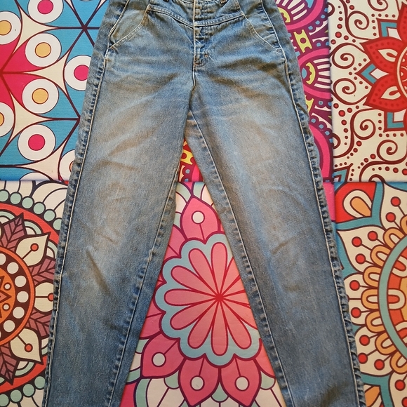 Size 11 Vintage Calvin Klein faded relaxed-fit high waisted jeans. - Picture 9 of 9